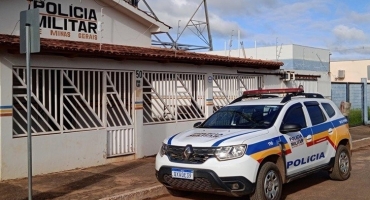 Bandidos invadem supermercado em Lagoa Grande fazem reféns; mas fogem com a chegada da Polícia Militar Bandidos invadem supermercado em Lagoa Grande fazem reféns; mas fogem com a chegada da Polícia Militar
