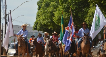 Sindicato e Rotary Club de Lagoa Formosa realizam Cavalgada da Festa do Feijão