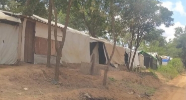 Sem terras acampados às margens de fazenda em Lagoa Grande podem estar sendo vítimas de golpe Sem terras acampados às margens de fazenda em Lagoa Grande podem estar sendo vítimas de golpe