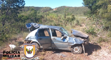 Quatro pessoas ficam feridas em acidente na LMG-740 próximo à cidade de Lagoa Grande Quatro pessoas ficam feridas em acidente na LMG-740 próximo à cidade de Lagoa Grande