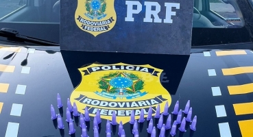 PRF prende passageiro de ônibus com dezenas de pinos de cocaína durante abordagem em Patos de Minas PRF prende passageiro de ônibus com dezenas de pinos de cocaína durante abordagem em Patos de Minas