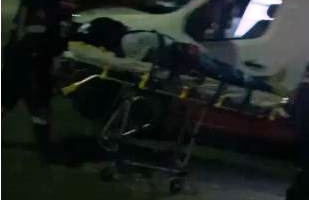 Rapaz de 26 anos é atingido por disparo de arma de fogo em Patos de Minas; cão pitbull teria impedido a execução da vítima Rapaz de 26 anos é atingido por disparo de arma de fogo em Patos de Minas; cão pitbull teria impedido a execução da vítima