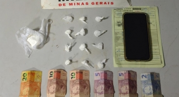 Motoboy suspeito de entregar drogas no sistema “delivery”, em Patos de Minas é preso pela Polícia Militar Motoboy suspeito de entregar drogas no sistema “delivery”, em Patos de Minas é preso pela Polícia Militar