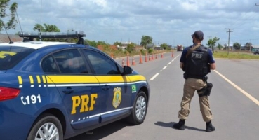 PRF realiza “Operação Festa Nacional do Milho”, na BR-365 PRF realiza “Operação Festa Nacional do Milho”, na BR-365