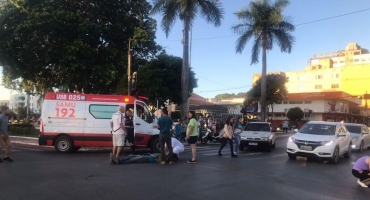 Ciclista na contra mão provoca acidente com motocicleta em Patos de Minas Ciclista na contra mão provoca acidente com motocicleta em Patos de Minas