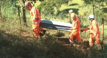 Homicídio - Corpo de rapaz desaparecido é encontrado em grota do bairro Residencial Monjolo em Patos de Minas Homicídio - Corpo de rapaz desaparecido é encontrado em grota do bairro Residencial Monjolo em Patos de Minas