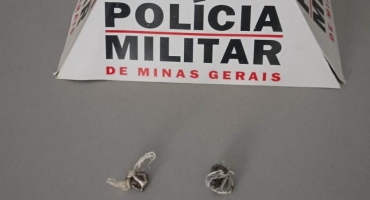 Polícia Militar de Lagoa Formosa encaminha duas pessoas para a delegacia por consumo de drogas em via pública Polícia Militar de Lagoa Formosa encaminha duas pessoas para a delegacia por consumo de drogas em via pública