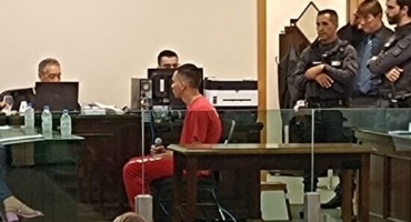 Após julgamento, acusado de tentar matar desafetos é condenado a 9 anos e 4 meses de prisão, em Patos de Minas Após julgamento, acusado de tentar matar desafetos é condenado a 9 anos e 4 meses de prisão, em Patos de Minas