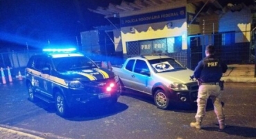 Carro furtado em São Paulo é localizado durante operação da PRF na BR-365 em Patos de Minas Carro furtado em São Paulo é localizado durante operação da PRF na BR-365 em Patos de Minas