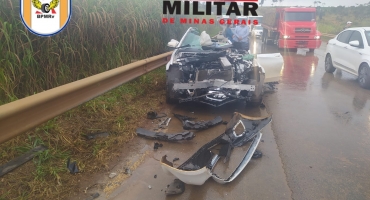 Rio Paranaíba - Acidente na BR-354 envolvendo vários veículos deixa motorista gravemente ferido Rio Paranaíba - Acidente na BR-354 envolvendo vários veículos deixa motorista gravemente ferido