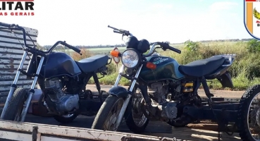 Polícia Militar Rodoviária apreende motocicletas furtadas que estavam sendo usadas para manuseio de café em Polícia Militar Rodoviária apreende motocicletas furtadas que estavam sendo usadas para manuseio de café em