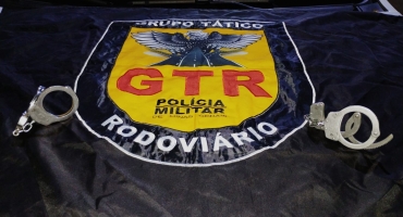 Homem que transitava de bicicleta pela AMG-410 em Carmo do Paranaíba é preso durante abordagem policial Homem que transitava de bicicleta pela AMG-410 em Carmo do Paranaíba é preso durante abordagem policial