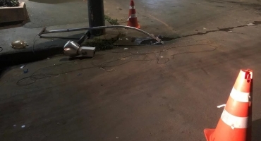 Trabalhador de empresa que administra iluminação pública de Patos de Minas sofre choque elétrico Trabalhador de empresa que administra iluminação pública de Patos de Minas sofre choque elétrico