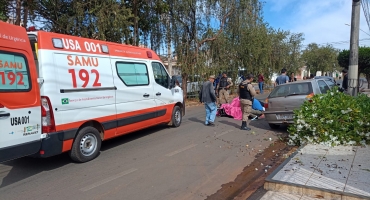 Motorista atropela mulher e bebê que estava em carrinho no bairro Copacabana em Patos de Minas Motorista atropela mulher e bebê que estava em carrinho no bairro Copacabana em Patos de Minas