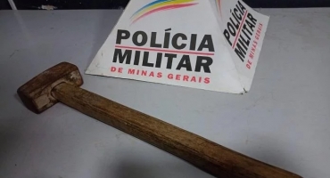 Adolescente usuário de drogas agride padrasto com marreta no bairro Jardim Quebec Adolescente usuário de drogas agride padrasto com marreta no bairro Jardim Quebec