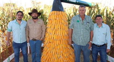 Top Agro e Sementes Agroceres realizam Dia de Campo na Fazenda Rancho Alegre