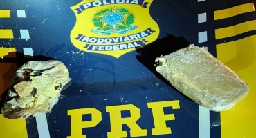 PRF de Patos de Minas prende homem suspeito de tráfico de drogas PRF de Patos de Minas prende homem suspeito de tráfico de drogas