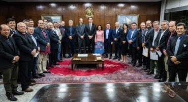 Prefeitos se mobilizam em Brasília pela implantação do curso de Medicina no Campus da Universidade Federal de Viçosa em Rio Paranaíba Prefeitos se mobilizam em Brasília pela implantação do curso de Medicina no Campus da Universidade Federal de Viçosa em Rio Paranaíba