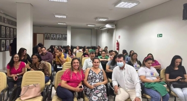Vereadores de Patos de Minas aprovam reajuste do salário dos educadores infantis Vereadores de Patos de Minas aprovam reajuste do salário dos educadores infantis