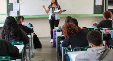 Secretaria de Educação nomeia mil educadores excedentes do concurso de 2017, em Minas Gerais Secretaria de Educação nomeia mil educadores excedentes do concurso de 2017, em Minas Gerais