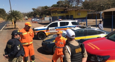 Corpo de Bombeiros, PM e PRF lançam operação contra incêndios nas rodovias Corpo de Bombeiros, PM e PRF lançam operação contra incêndios nas rodovias