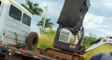 Indivíduos invadem fazenda em Patos de Minas e furtam mini escadeira e objetos Indivíduos invadem fazenda em Patos de Minas e furtam mini escadeira e objetos