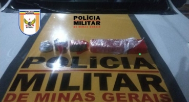 Polícia Militar Rodoviária apreende drogas e prende suspeito de tráfico na MGC-354, em Presidente Olegário Polícia Militar Rodoviária apreende drogas e prende suspeito de tráfico na MGC-354, em Presidente Olegário