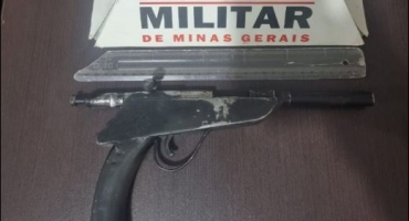 Suspeito de tentativa de homicídio é preso pela Polícia Militar na comunidade de Ponte Firme Suspeito de tentativa de homicídio é preso pela Polícia Militar na comunidade de Ponte Firme