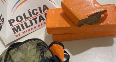 PM localiza mochila com dois quilos de maconha dentro de carro de aplicativo em Guarda dos Ferreiros PM localiza mochila com dois quilos de maconha dentro de carro de aplicativo em Guarda dos Ferreiros