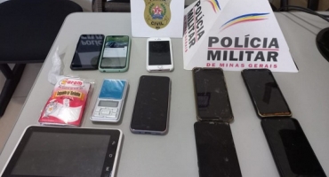 Coromandel – Jovem é preso com pornografia infantil em celular, durante operação da polícia Coromandel – Jovem é preso com pornografia infantil em celular, durante operação da polícia