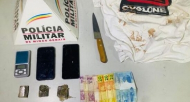 São Gotardo - Carro de vítima de latrocínio é apreendido com dois suspeitos no bairro Jardim Panorâmico em Patos de Minas São Gotardo - Carro de vítima de latrocínio é apreendido com dois suspeitos no bairro Jardim Panorâmico em Patos de Minas