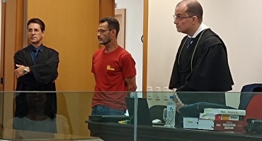 Acusado de matar homem com golpe de canivete em Patos de Minas é condenado a 12 anos de prisão; mas vai recorrer em liberdade Acusado de matar homem com golpe de canivete em Patos de Minas é condenado a 12 anos de prisão; mas vai recorrer em liberdade