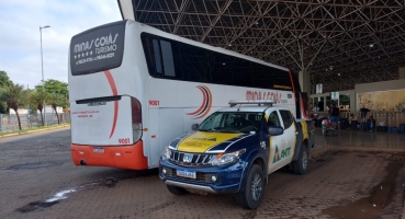 Em operação realizada pela ANTT, dois ônibus são apreendidos na região de Patos de Minas Em operação realizada pela ANTT, dois ônibus são apreendidos na região de Patos de Minas