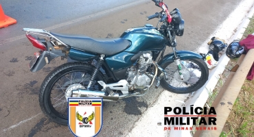 Motociclistas e passageira ficam feridos após vazamento de óleo na pista na BR-352, entre Lagoa Formosa e Patos de Minas Motociclistas e passageira ficam feridos após vazamento de óleo na pista na BR-352, entre Lagoa Formosa e Patos de Minas