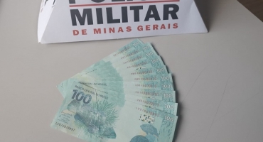 Patos de Minas - Cédulas falsas são encontradas dentro de livro que foi entregue pelo correio Patos de Minas - Cédulas falsas são encontradas dentro de livro que foi entregue pelo correio