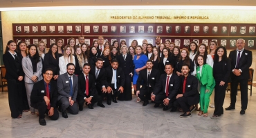 Alunos do curso de Direito participam do “Projeto Brasília”