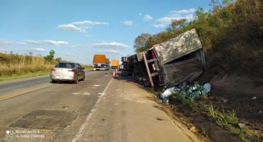 Motorista de carreta morre em acidente na BR-262, no município de Ibiá Motorista de carreta morre em acidente na BR-262, no município de Ibiá