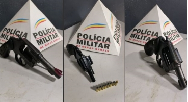 Armas que tinham como destino a cidade de Ibiá são apreendidas dentro de ônibus na BR-040 Armas que tinham como destino a cidade de Ibiá são apreendidas dentro de ônibus na BR-040