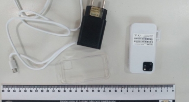 Advogado é flagrado passando celular para detento na penitenciária de Patrocínio Advogado é flagrado passando celular para detento na penitenciária de Patrocínio