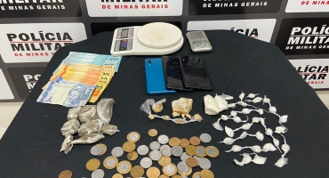 Durante ocorrência de assalto Polícia Militar de Lagoa Formosa apreende crack, maconha e cocaína em casa de traficante Durante ocorrência de assalto Polícia Militar de Lagoa Formosa apreende crack, maconha e cocaína em casa de traficante