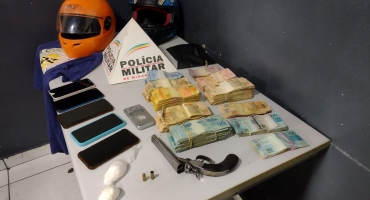 Ladrões roubam malote de funcionário de posto de combustível com 40 mil reais em Patos de Minas Ladrões roubam malote de funcionário de posto de combustível com 40 mil reais em Patos de Minas