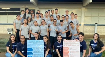Alunos de Medicina desenvolvem ação com estudantes do Colégio de Tiradentes