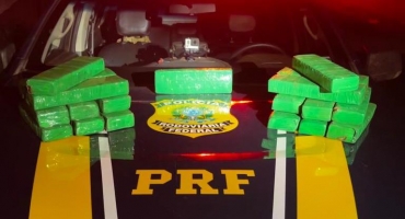 PRF de Patos de Minas prende passageira de ônibus com 15 quilos de maconha dentro de mala PRF de Patos de Minas prende passageira de ônibus com 15 quilos de maconha dentro de mala