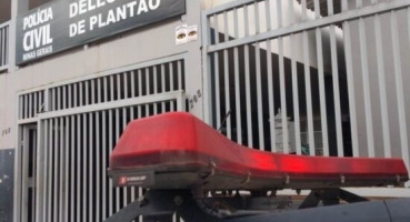 Briga em Hotel - mulher e rapaz são presos por lesão corporal, em Patos de Minas Briga em Hotel - mulher e rapaz são presos por lesão corporal, em Patos de Minas
