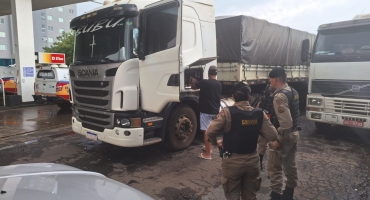 Carga de café roubada no estado de São Paulo é recuperada pela Polícia Militar na cidade de Patrocínio Carga de café roubada no estado de São Paulo é recuperada pela Polícia Militar na cidade de Patrocínio