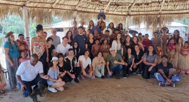 Alunos dos cursos de História e de Pedagogia do UNIPAM visitam a Aldeia Renascer Wakonã Alunos dos cursos de História e de Pedagogia do UNIPAM visitam a Aldeia Renascer Wakonã