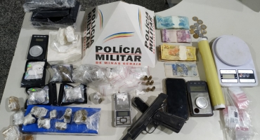 São Gotardo - Jovem é preso com drogas, arma e veículo adulterado São Gotardo - Jovem é preso com drogas, arma e veículo adulterado