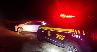 Lagoa Formosa - Homem que fugia da polícia após manter a ex-mulher como refém é preso pela PRF e Polícia Militar Lagoa Formosa - Homem que fugia da polícia após manter a ex-mulher como refém é preso pela PRF e Polícia Militar