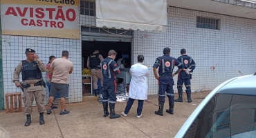 Homicídio - Após ser atingido dentro de residência em Patos de Minas homem corre para a rua e morre na calçada Homicídio - Após ser atingido dentro de residência em Patos de Minas homem corre para a rua e morre na calçada