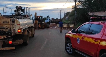 Corpo de Bombeiros atende ocorrência de deslizamento de terra na Avenida Fátima Porto em Patos de Minas Corpo de Bombeiros atende ocorrência de deslizamento de terra na Avenida Fátima Porto em Patos de Minas